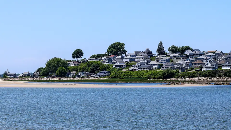 Little Neck waterfront neighborhood in Ipswich.
